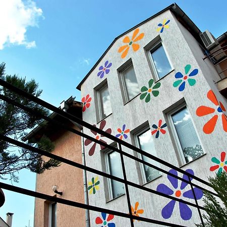 10 Coins Hostel & Tours โซเฟีย ภายนอก รูปภาพ