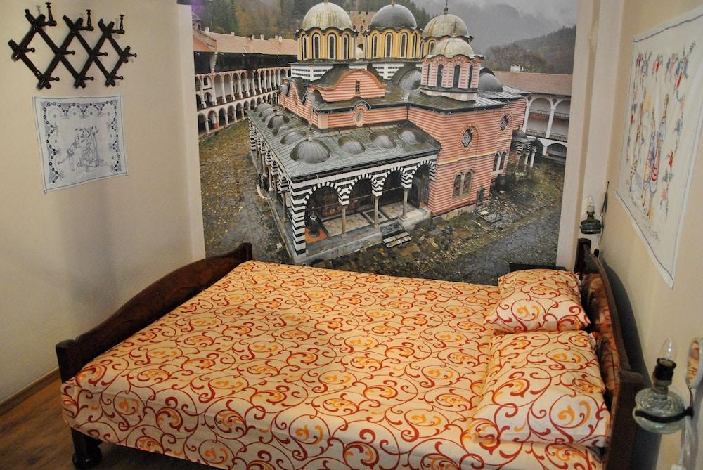 10 Coins Hostel & Tours โซเฟีย ภายนอก รูปภาพ