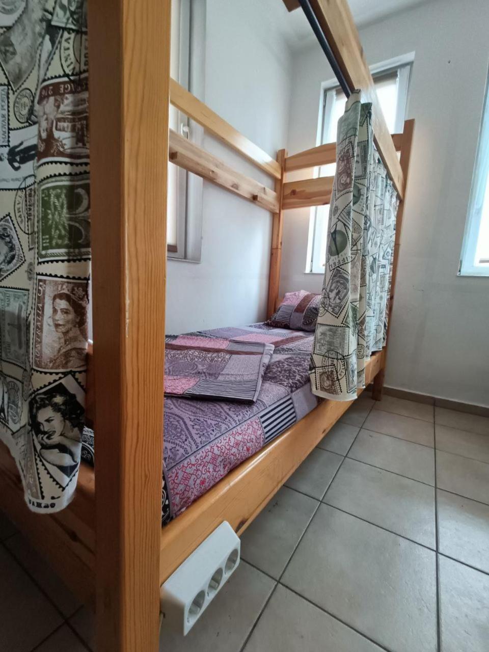 10 Coins Hostel & Tours โซเฟีย ห้อง รูปภาพ