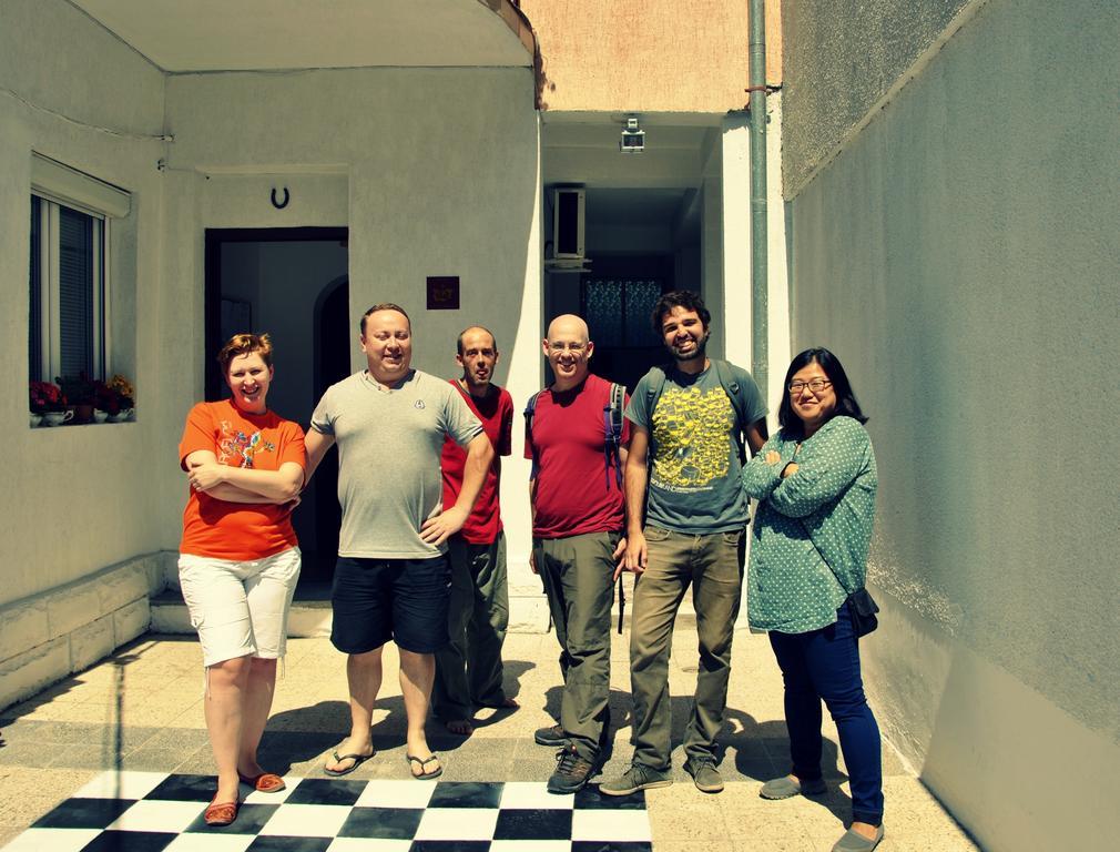 10 Coins Hostel & Tours โซเฟีย ภายนอก รูปภาพ
