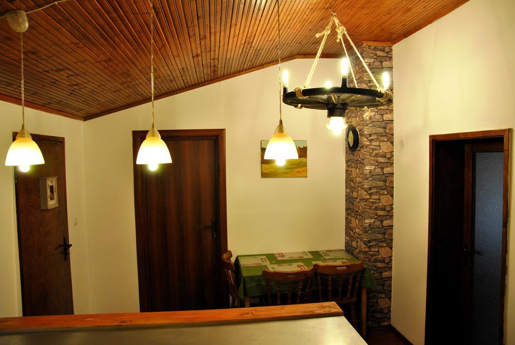 10 Coins Hostel & Tours โซเฟีย ภายนอก รูปภาพ