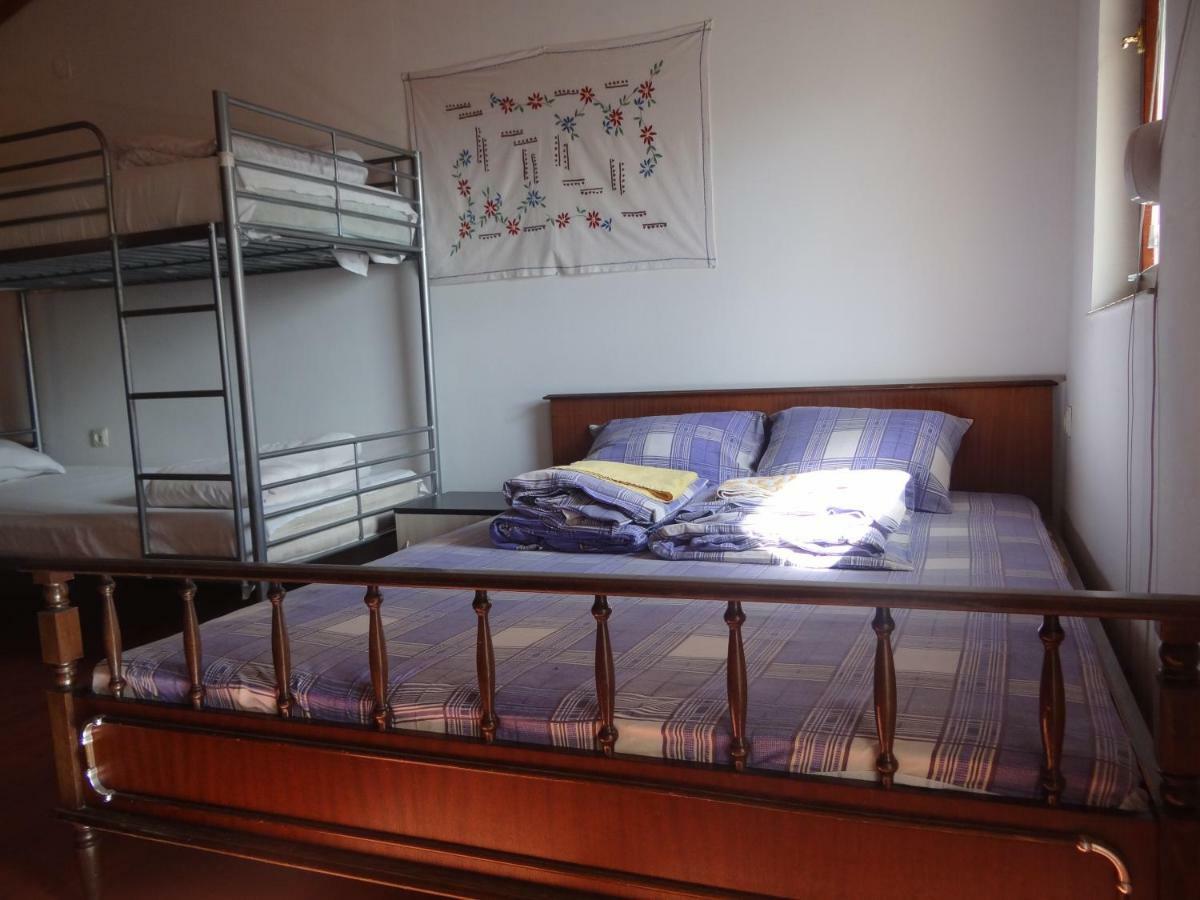 10 Coins Hostel & Tours โซเฟีย ภายนอก รูปภาพ